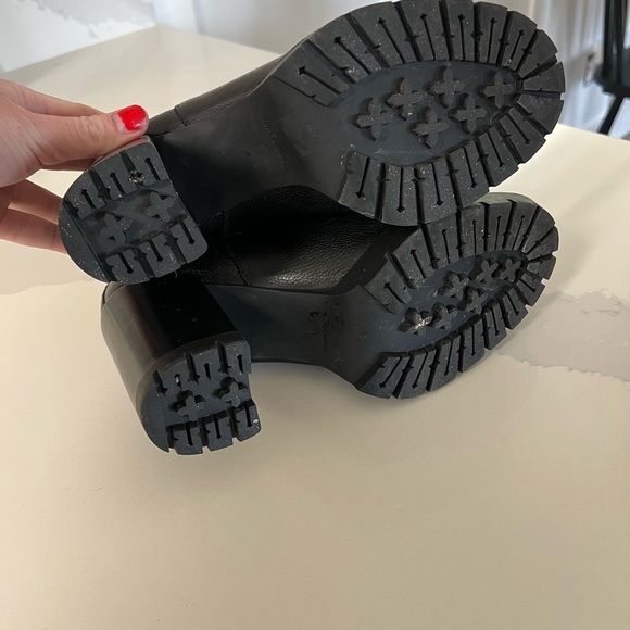 Chelsea 70mm Lug Bootie - Tory Burch - Worn once - Picture 5 of 7